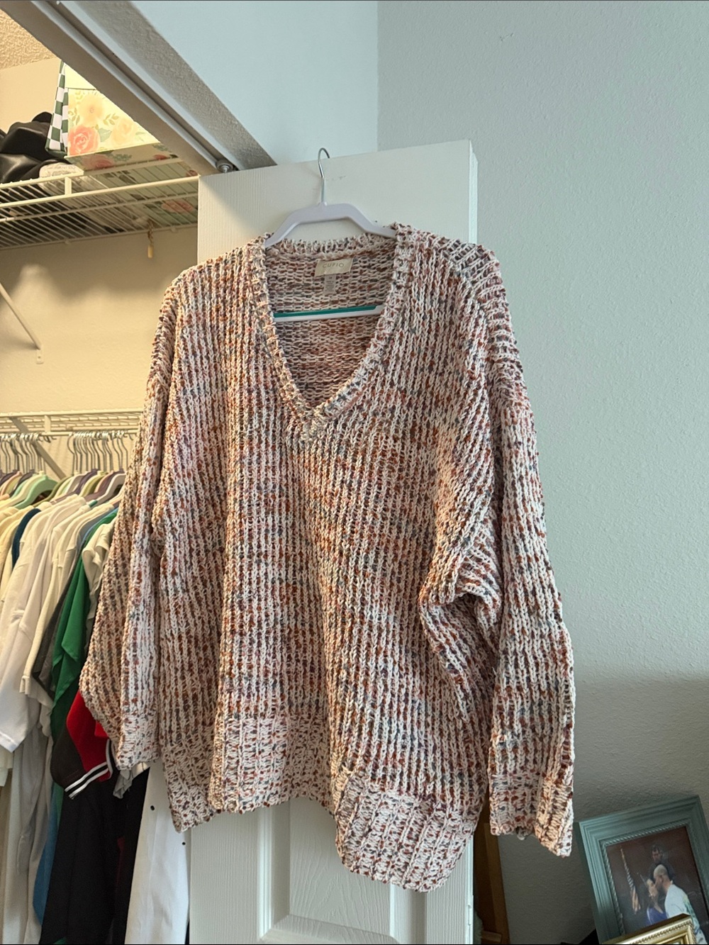 Cupio Marled V-Neck Sweater in Cream and Brown Speckle